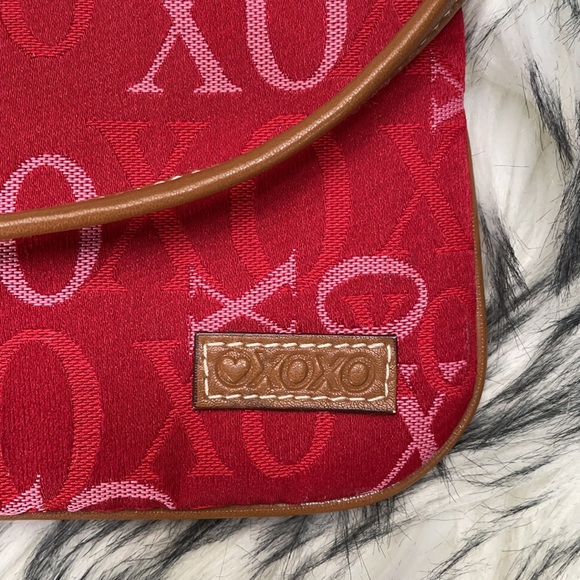 XOXO Red Wristlet clutch NWOT - Picture 2 of 4